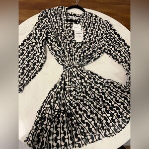 🆕 New with Tags Zara Paula dress Black and White Size Large
